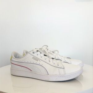 Puma Women’s Vikky V2 Sneakers White, Size 7.5